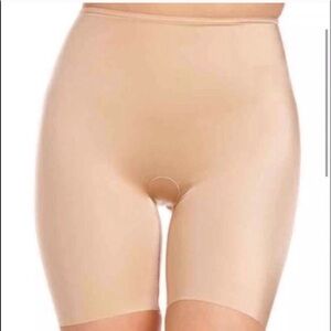 Women’s Spanx High Waisted shorts in tan/cream, size XL